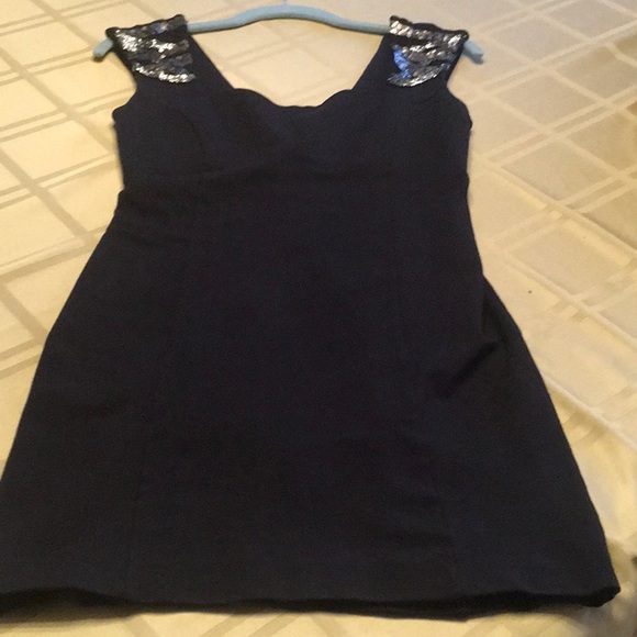 Dress - Picture 6 of 10